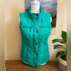 Micha green quilted down vest, pretty leaf shaped stitching Size 6 Color pop👌